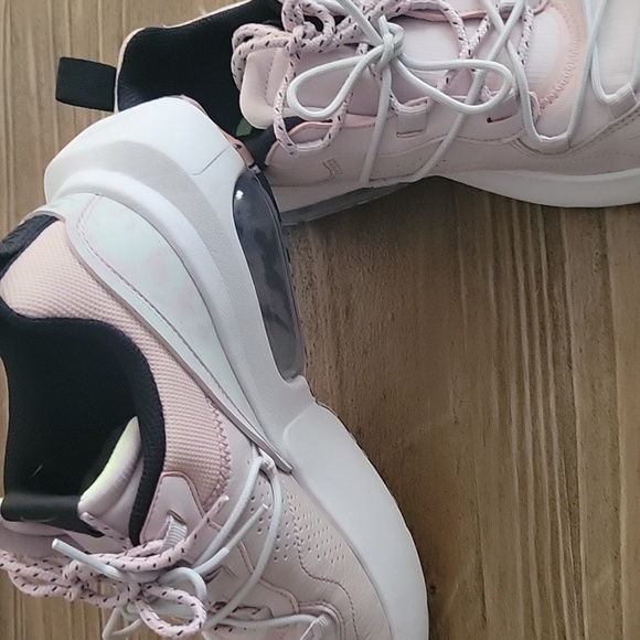 Nike NWOT Air Max Viva - Picture 5 of 7